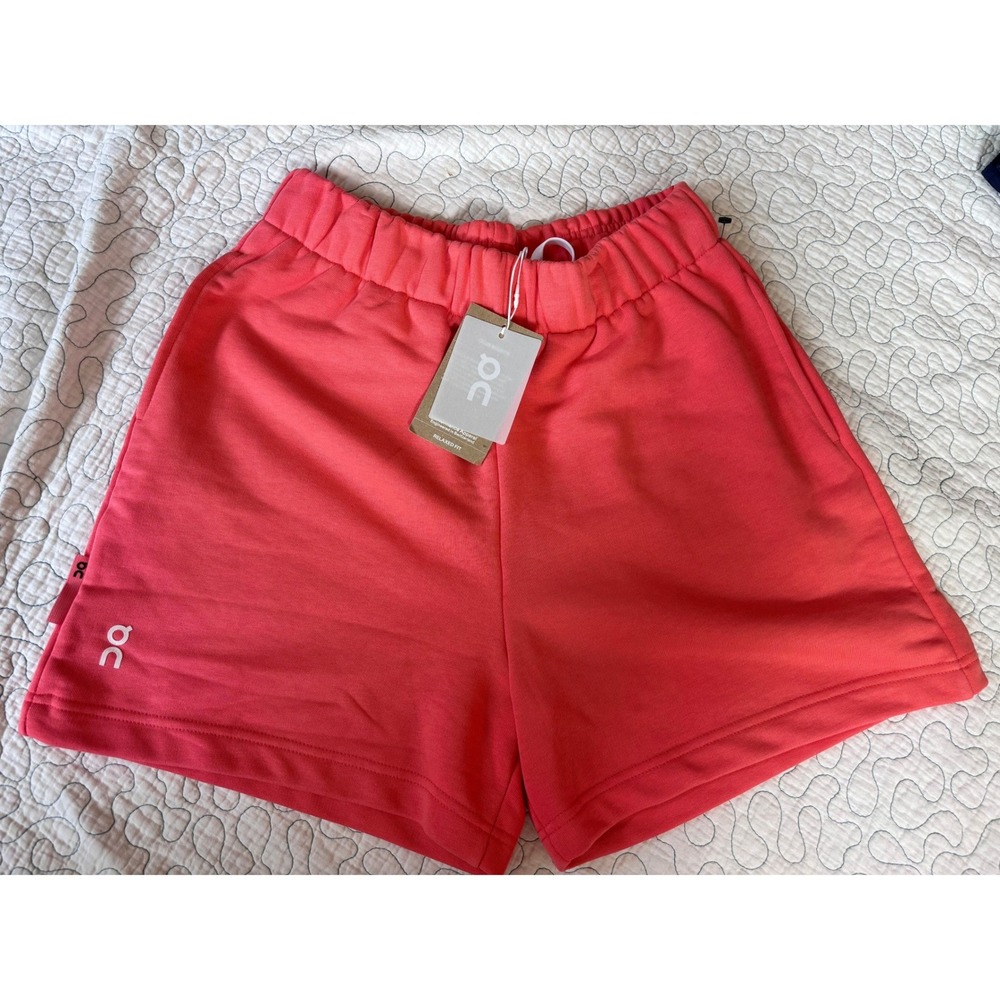 On Running Women Club Shorts Coral Relaxed Fit Athleisure Size Medium